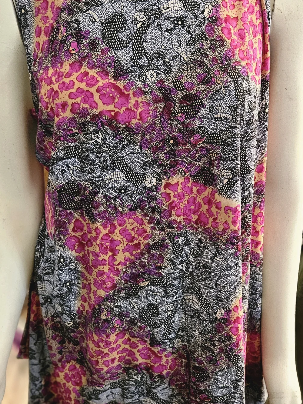 Women’s Pink Floral Print Sleeveless Top - Picture 1 of 3